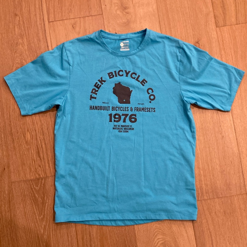 Bontrager Evoke MTB Tech T shirt. Size Small, blue